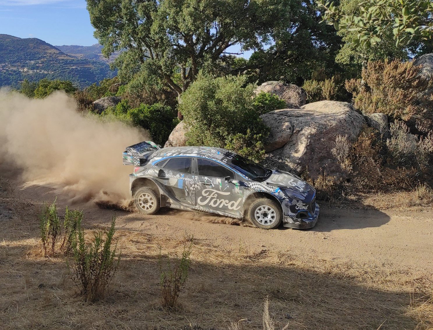 Evans' early pace was a wake-up call, admits Neuville